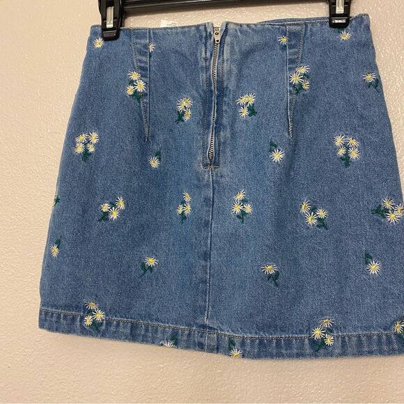 H&M DENIM SKIRT daisy floral EMBROIDERY Chambray denim jean Y2K mini skirt 2 - Picture 2 of 9